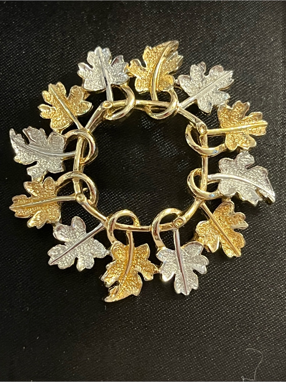 Sarah Cov Garland Wreath Pin Brooch Leaves Two Tone Gold Silver Vintage 1968